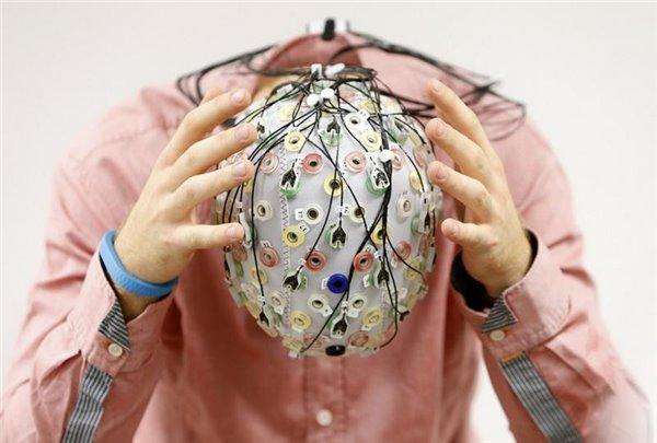 ¼ÙÉèÔÚ¡°Mindsculpt¡±£¬ÈËÀàÒâʶÉÏ´«¹ý³Ì²¢²»Éæ¼°´Ý»ÙÄãµÄÉúÎï´óÄÔ£¬µ±ÄãµÄ´óÄÔÔÚ×À×ÓÉϱ»É¨ÃèºÍ¡°×ª»»¡±³ÉÒ»¸ö³ÌÐòÖ®ºó£¬Ä㻹»áÔÚÄÇÀïÂð£¿