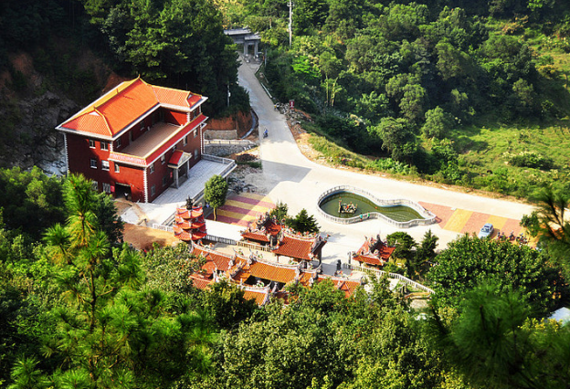 南安英都宝湖岩